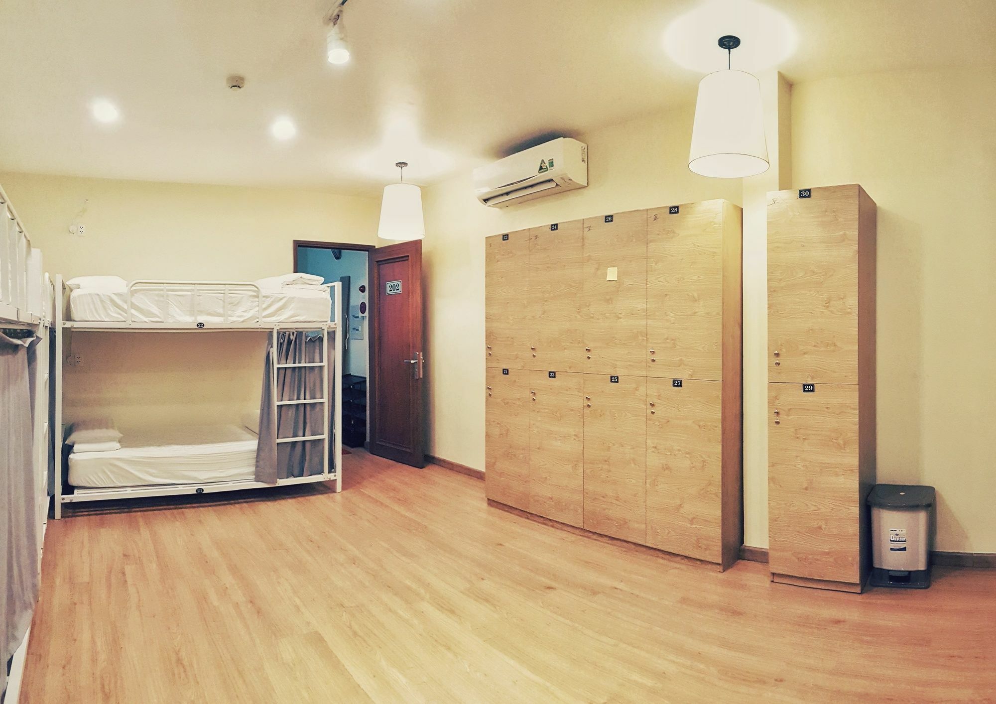 Vy Da Backpackers Hostel Thành Pho Ho Chí Minh Esterno foto